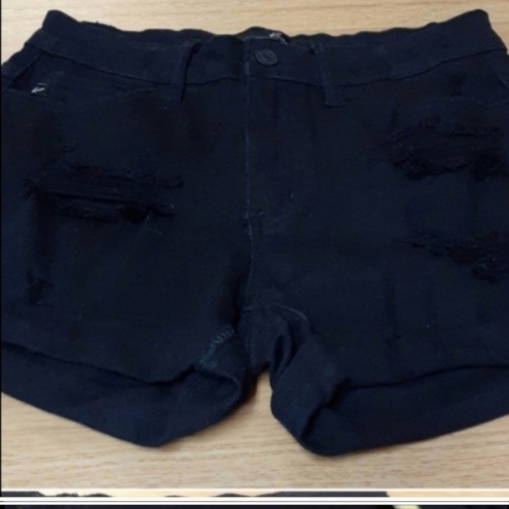 kancan shorts from Buckle size 27  distressed